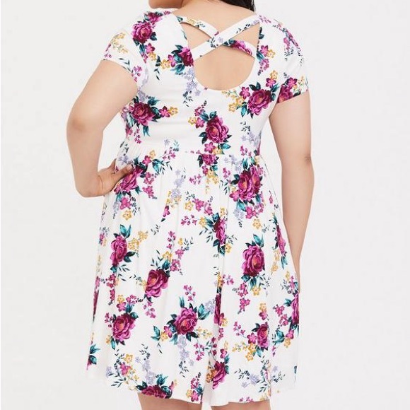 NWT TORRID Mini Challis Skater Dress Floral Size 3X - Picture 5 of 7